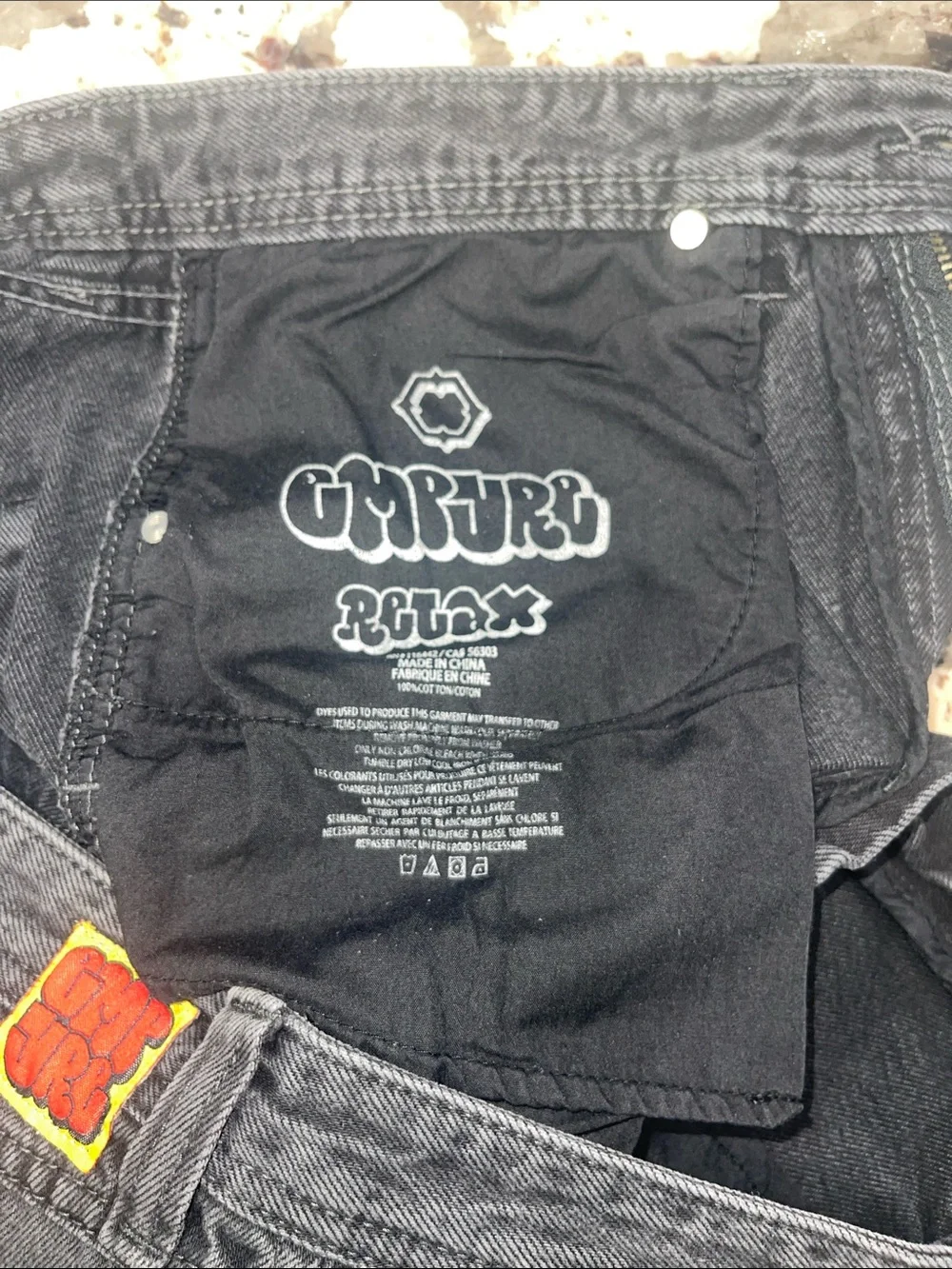 EMPYRE Relaxed Fit Men's Black Jeans with Retro Patch / vintage